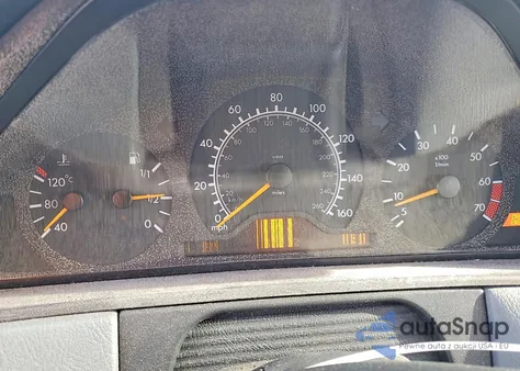 1999 Mercedes-Benz E 320 из США, поврежденный, VIN WDBJF65H2XA778002